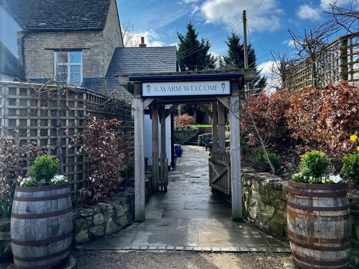 Отель The Lion, Tredington Shipston-on-Stour Экстерьер фото