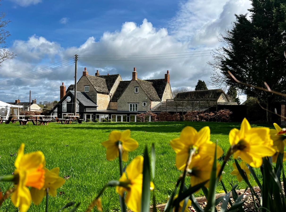 Отель The Lion, Tredington Shipston-on-Stour Экстерьер фото
