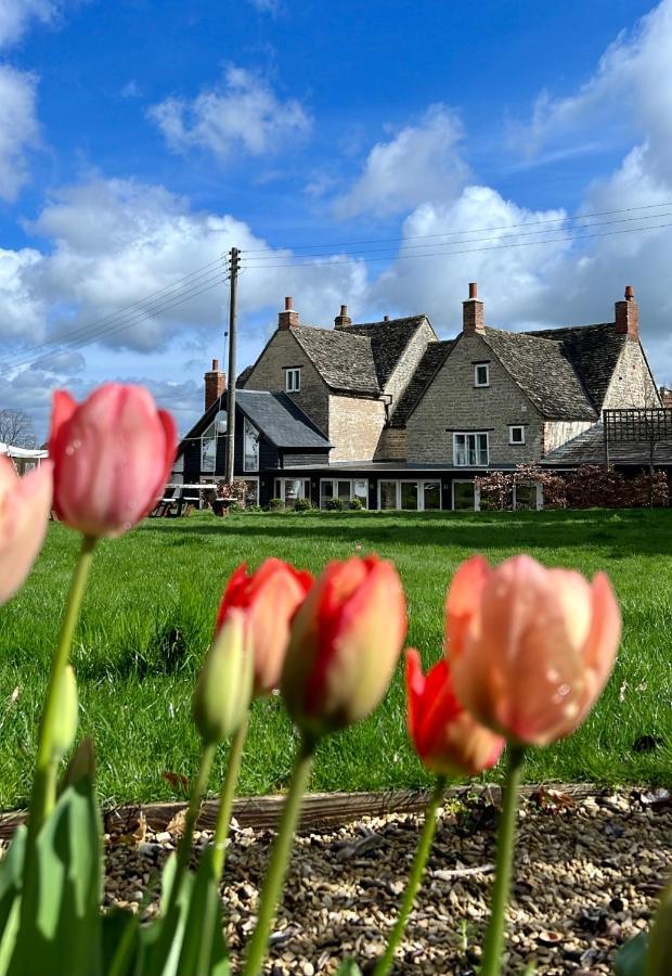 Отель The Lion, Tredington Shipston-on-Stour Экстерьер фото